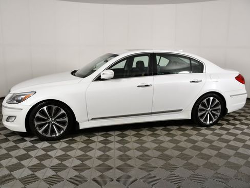 Used 2013 Hyundai Genesis 5.0 R-Spec RWD image 9