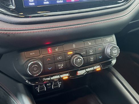 Used 2025 Dodge Durango GT image 24