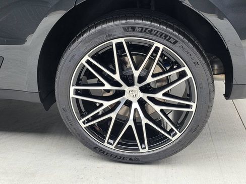 New 2026 Porsche Macan AWD/4WD image 30