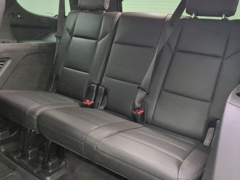 Used 2022 Cadillac Escalade Luxury w/ LPO, Floor Liner Package AWD/4WD image 32