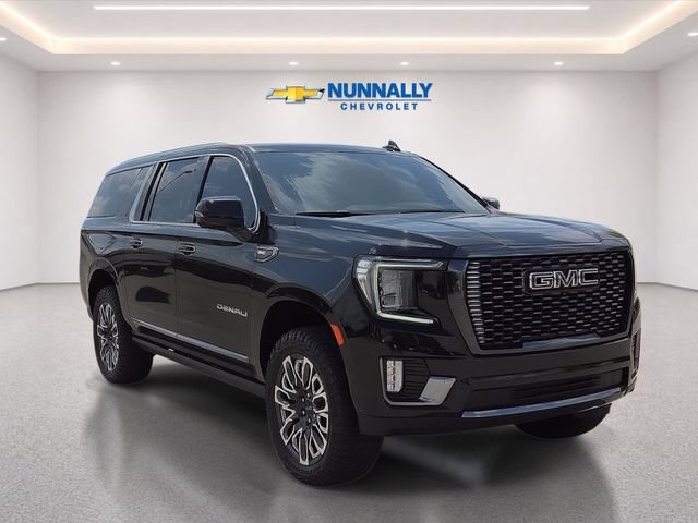 Used 2023 GMC Yukon XL Denali Ultimate AWD/4WD image 7