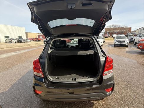 Used 2022 Chevrolet Trax LT w/ Driver Confidence Package image 15