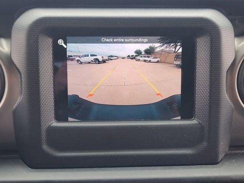 Used 2021 Jeep Gladiator Sport AWD/4WD image 6