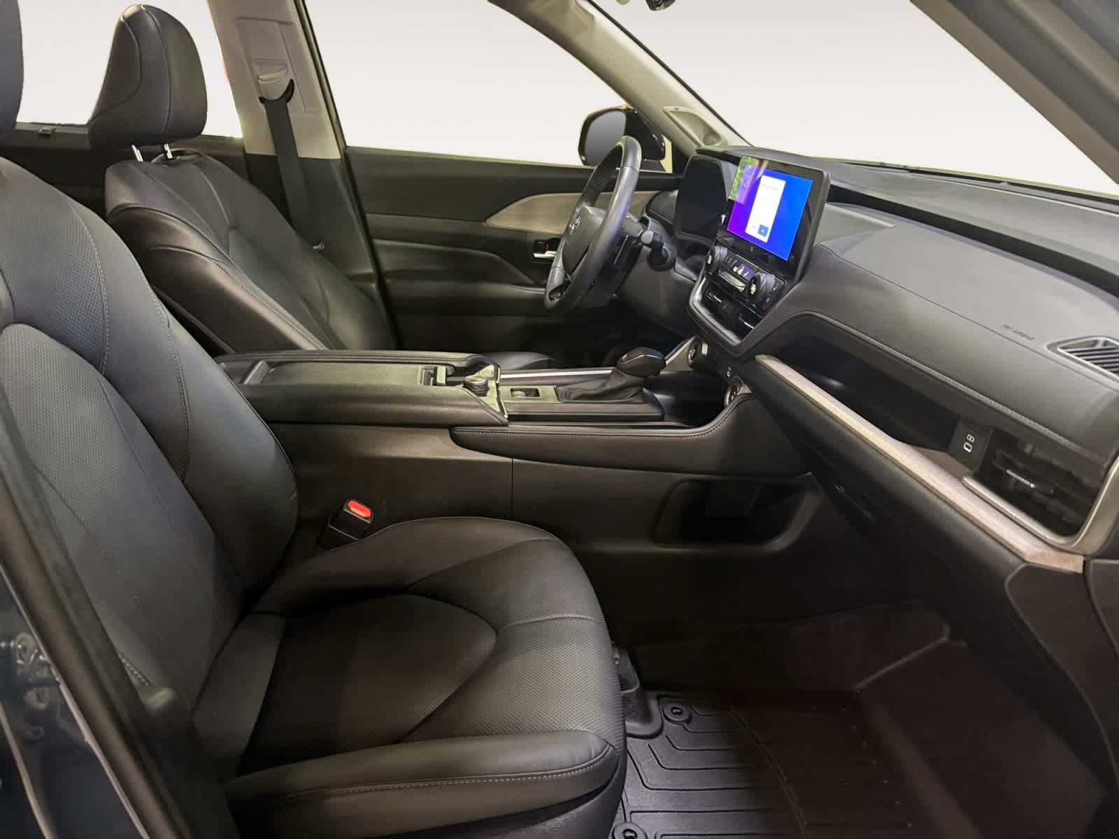 Used 2024 Toyota Grand Highlander AWD image 22