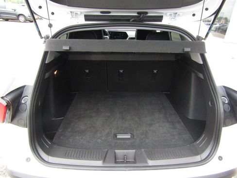Used 2025 Chevrolet Trax LT w/ LT Convenience Package FWD image 29