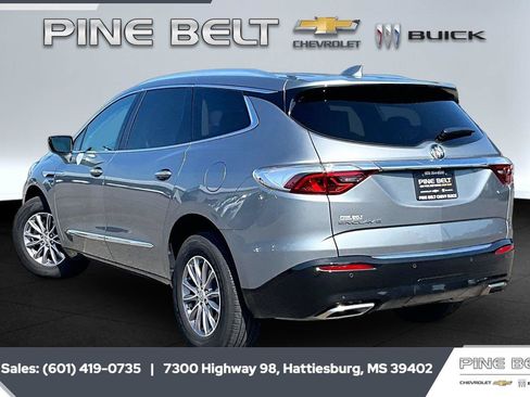 Used 2024 Buick Enclave Essence FWD image 2