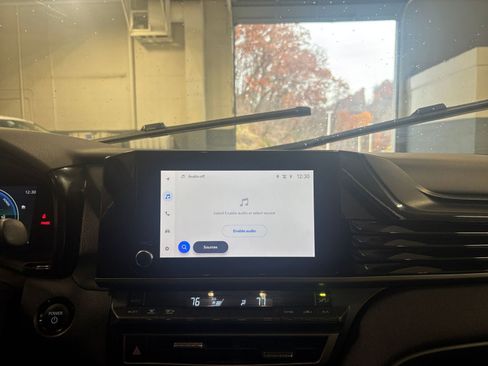 Used 2025 Toyota Camry LE image 18