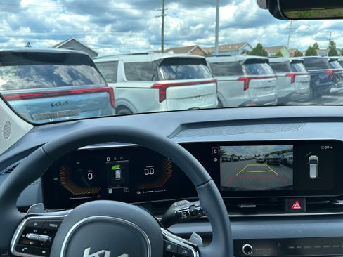 New 2026 Kia Carnival EX FWD image 37