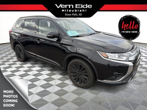 Used 2020 Mitsubishi Outlander SEL image 1