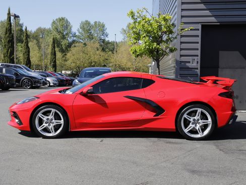 Used 2024 Chevrolet Corvette Stingray Coupe w/ 1LT RWD image 5