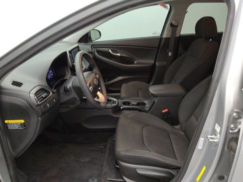 Used 2020 Hyundai Elantra GT image 17