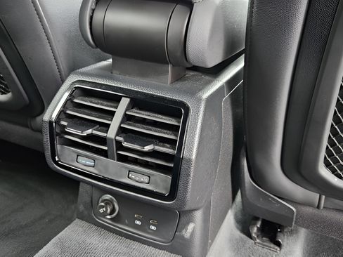 Used 2020 Audi Q3 2.0T Premium w/ Convenience Package image 12