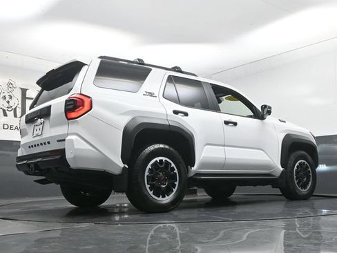Used 2025 Toyota 4Runner TRD Off-Road Premium AWD/4WD image 34