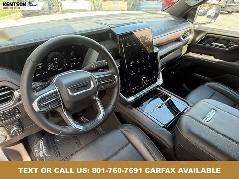 Used 2025 GMC Yukon XL Denali AWD/4WD image 28