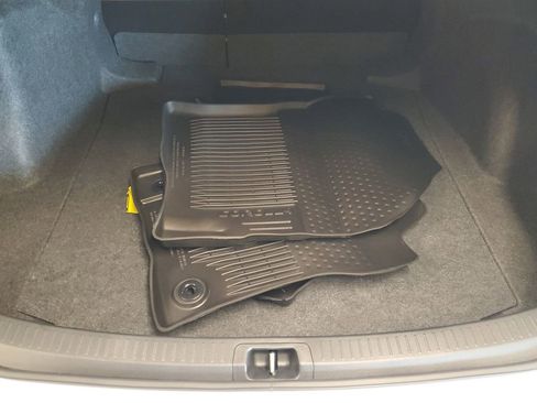 Used 2025 Toyota Corolla LE image 8