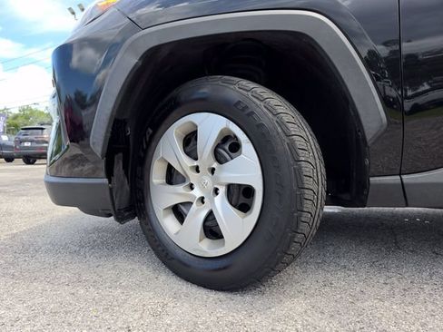 Used 2021 Toyota RAV4 LE FWD image 33