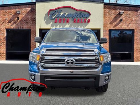 Used 2017 Toyota Tundra SR5 w/ SR5 Upgrade Package RWD image 7