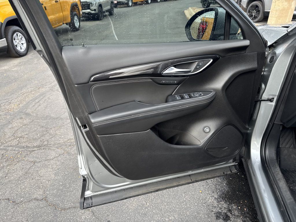 Used 2023 Buick Envision Essence AWD/4WD image 9