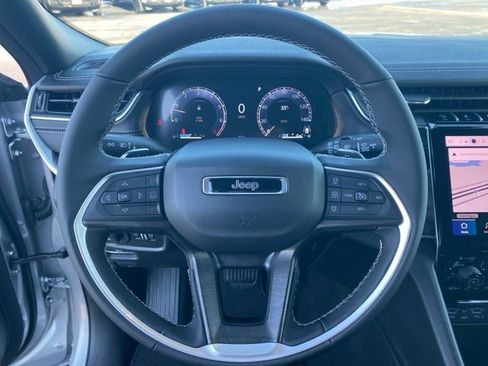 New 2025 Jeep Grand Cherokee Limited image 15