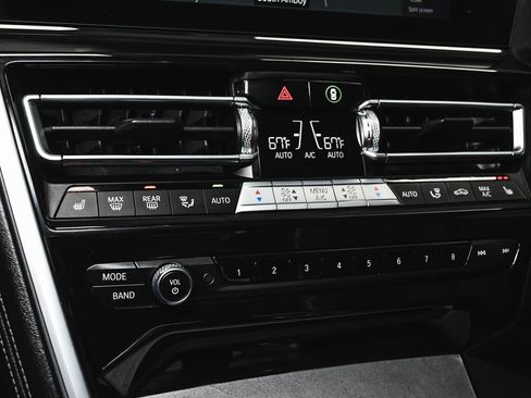 Used 2022 BMW 840i xDrive Convertible w/ Driving Assistance Package image 43