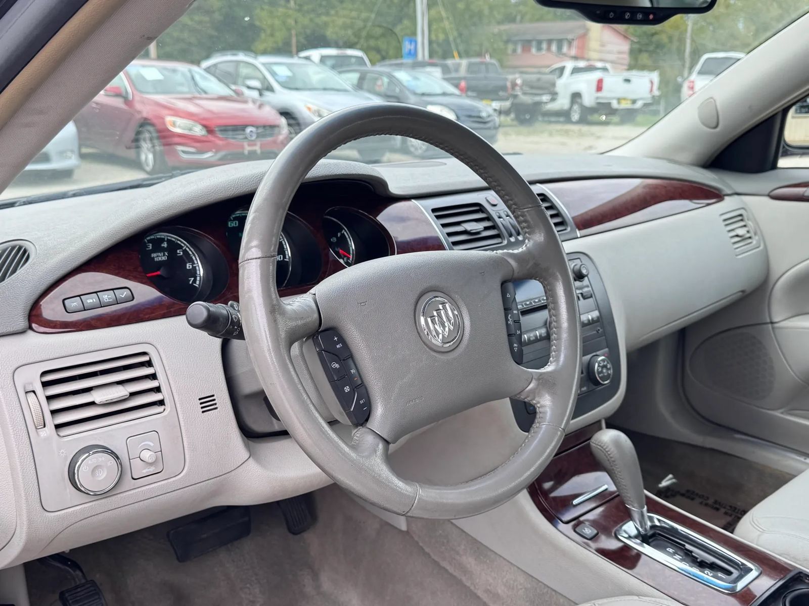Used 2011 Buick Lucerne CXL FWD image 16