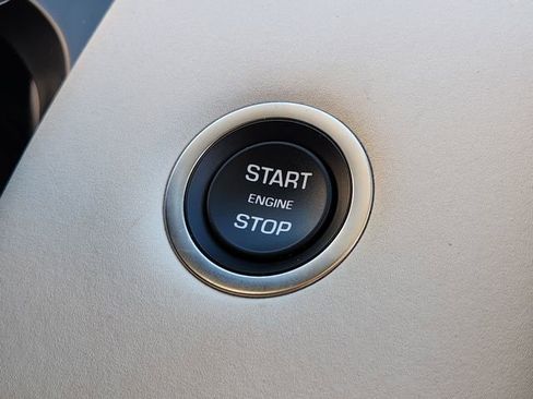 Used 2025 Land Rover Discovery Sport S image 20