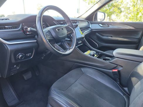 Used 2022 Jeep Grand Cherokee L Laredo image 22