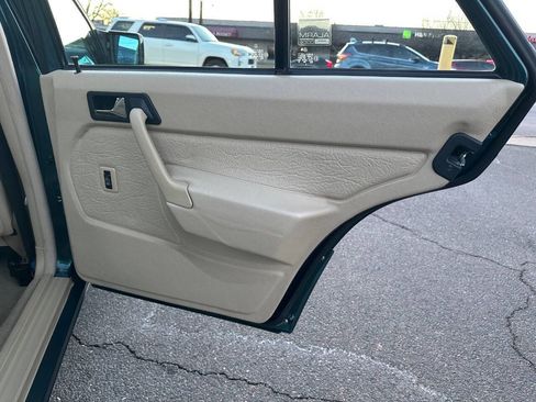 Used 1993 Mercedes-Benz 190 E 2.3 image 36