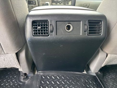 Used 2010 Toyota Tundra 4x4 CrewMax image 17