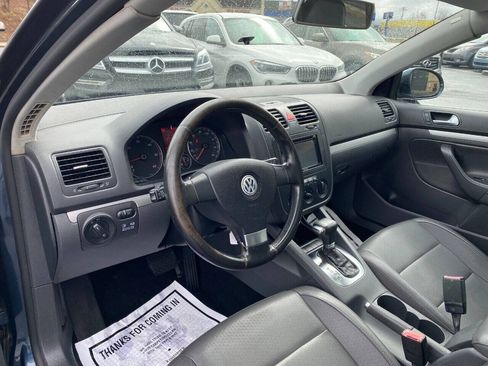 Used 2009 Volkswagen Jetta TDI FWD image 10