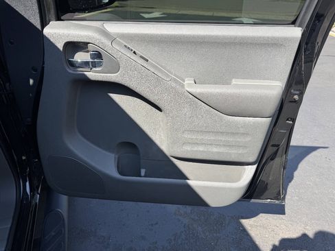 Used 2019 Nissan Frontier SV w/ Value Truck Package AWD/4WD image 15