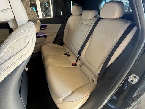 Used 2024 Mercedes-Benz GLC 300 4MATIC image 13