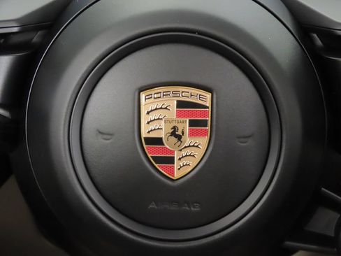 Certified 2025 Porsche Macan 4 Electric AWD/4WD image 21