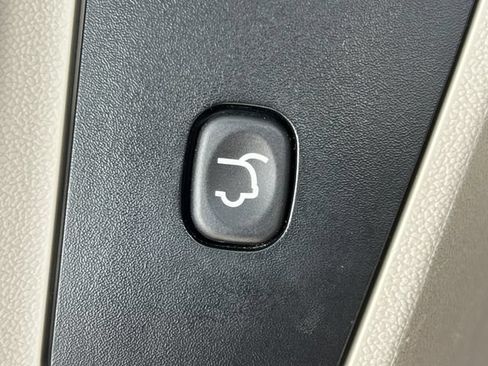 Used 2019 Dodge Grand Caravan SXT FWD image 31