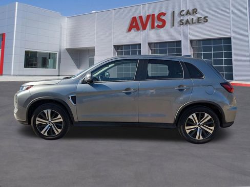 Used 2025 Mitsubishi Outlander Sport SE image 2