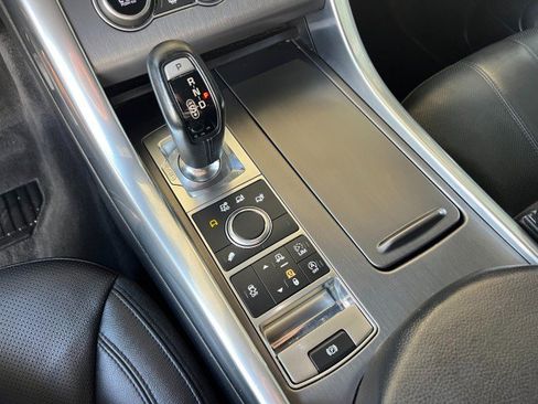Used 2017 Land Rover Range Rover Sport SE image 22
