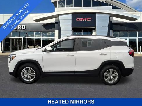 Certified 2022 GMC Terrain SLE w/ Driver Convenience Package image 8