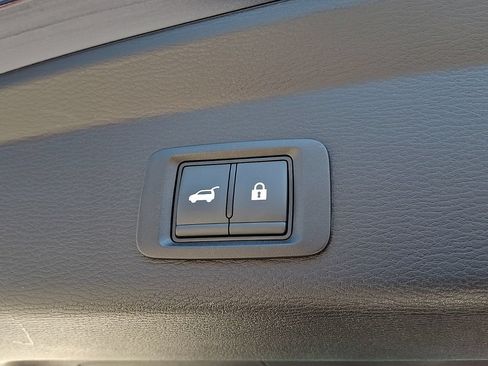 Used 2025 Mitsubishi Outlander SE AWD/4WD image 32
