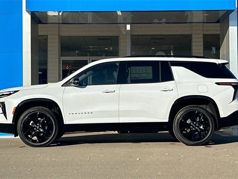 New 2026 Chevrolet Traverse RS image 9