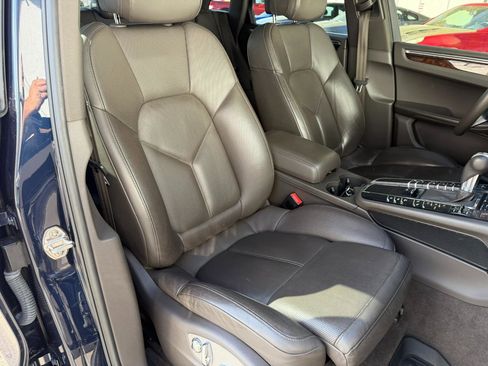 Used 2018 Porsche Macan S image 49