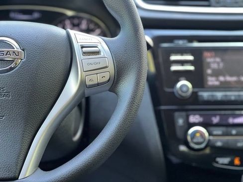 Used 2014 Nissan Rogue SV w/ SV Family Package AWD/4WD image 30