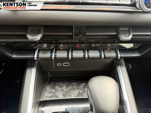 Used 2024 GMC Canyon Elevation w/ Convenience Package image 28