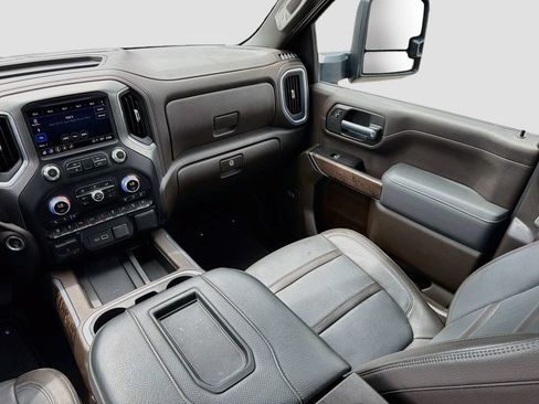 Used 2022 GMC Sierra 2500 Denali w/ Denali Black Diamond Edition AWD/4WD image 28