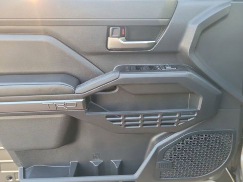 Used 2024 Toyota Tacoma TRD Sport image 19