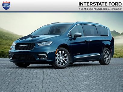 Used 2024 Chrysler Pacifica Limited