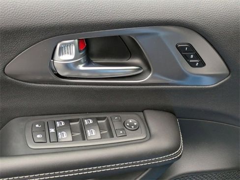 New 2026 Chrysler Pacifica Select image 13