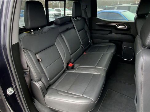 Used 2023 GMC Sierra 1500 SLT image 18