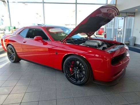 Used 2023 Dodge Challenger SRT Hellcat w/ Driver Convenience Group RWD image 2