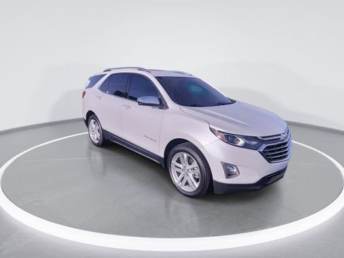 Used 2020 Chevrolet Equinox Premier image 2