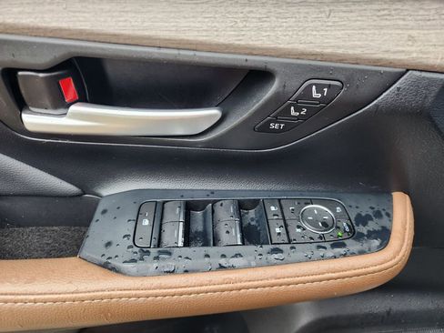 Used 2024 Toyota Grand Highlander AWD image 18